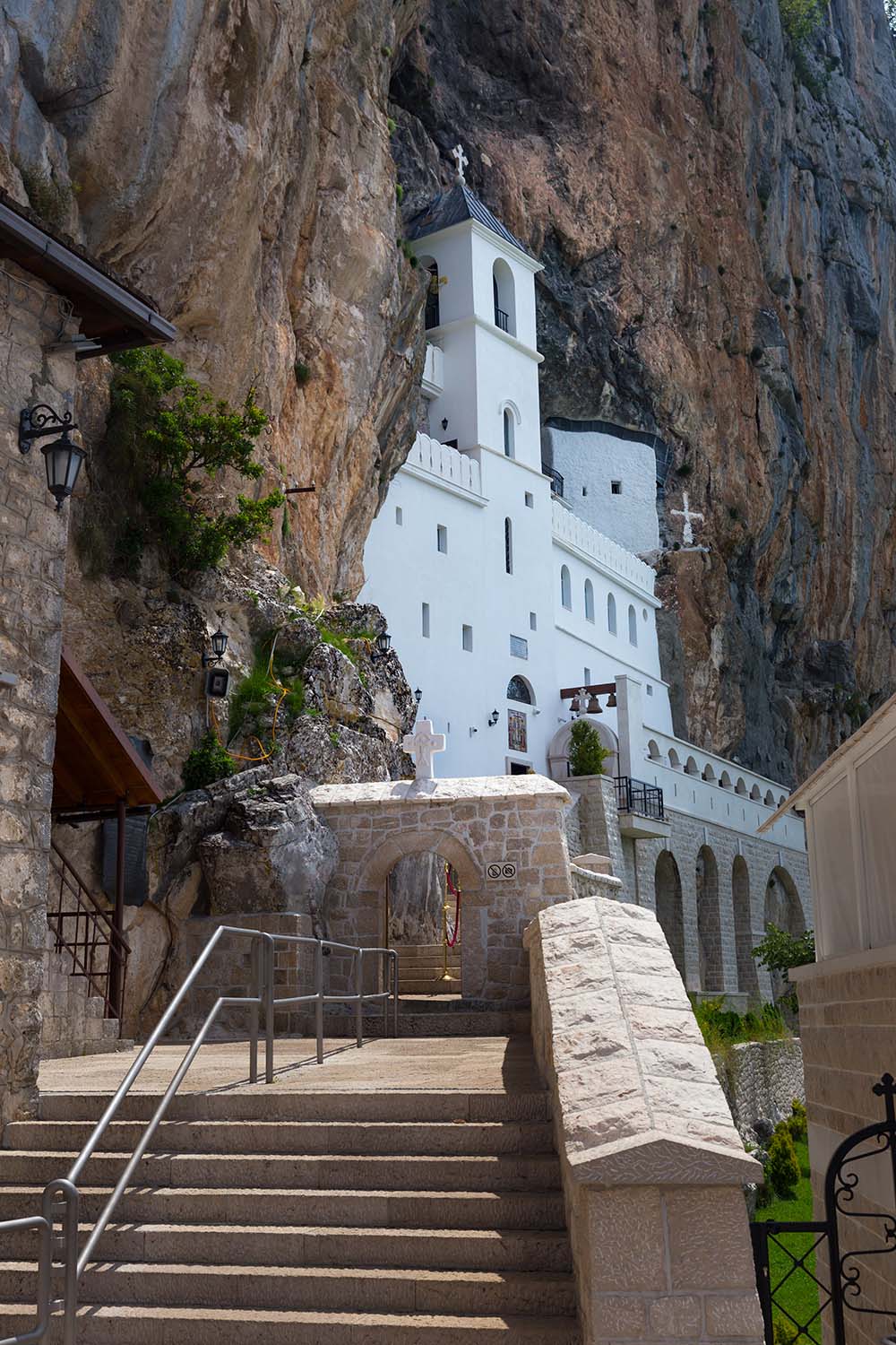 Manastiri i Hramovi Tapet 11