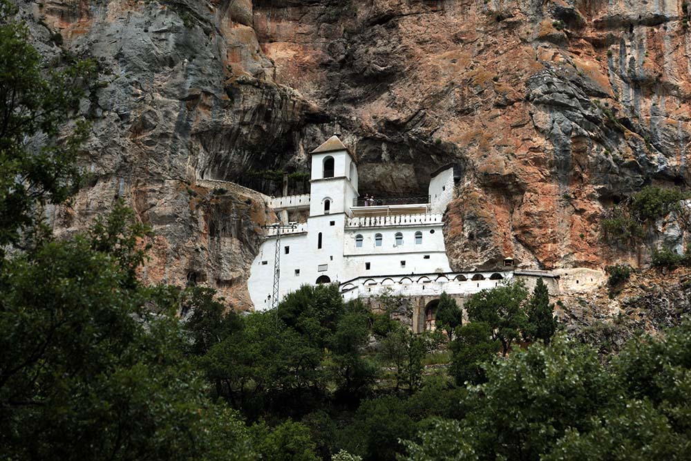 Manastiri i Hramovi Tapet 12